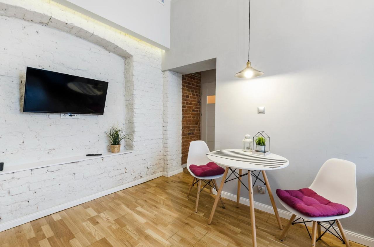 Standard Apartment On 6 Sierpnia Łódź Dış mekan fotoğraf